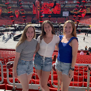 Meet your Posher, Olivia